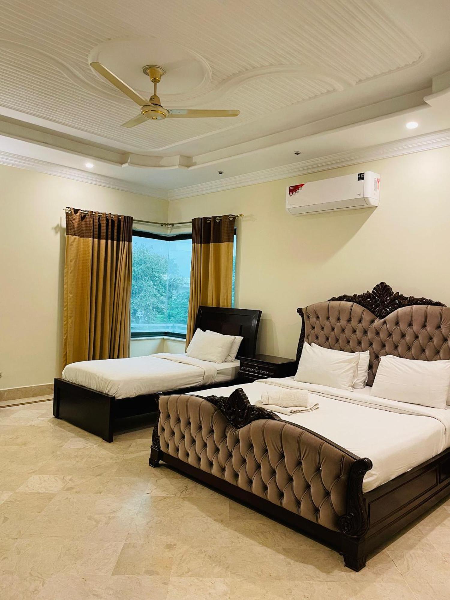 Executive Galaxy Guest House Islamabad Exterior photo